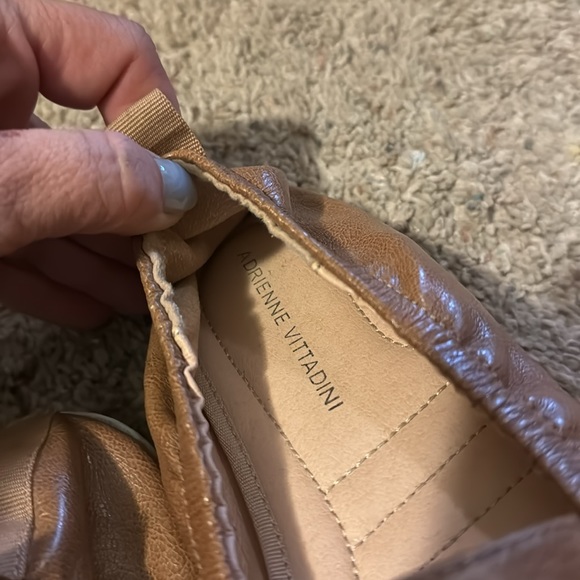 Adrienne Vittadini Lanz Flats camel pointy toe size 8 antislip - Picture 2 of 3